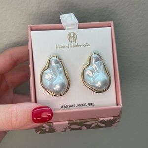 NWT House of Harlow 1960 Gold Pearl Stud Baroque Style Statement Earrings